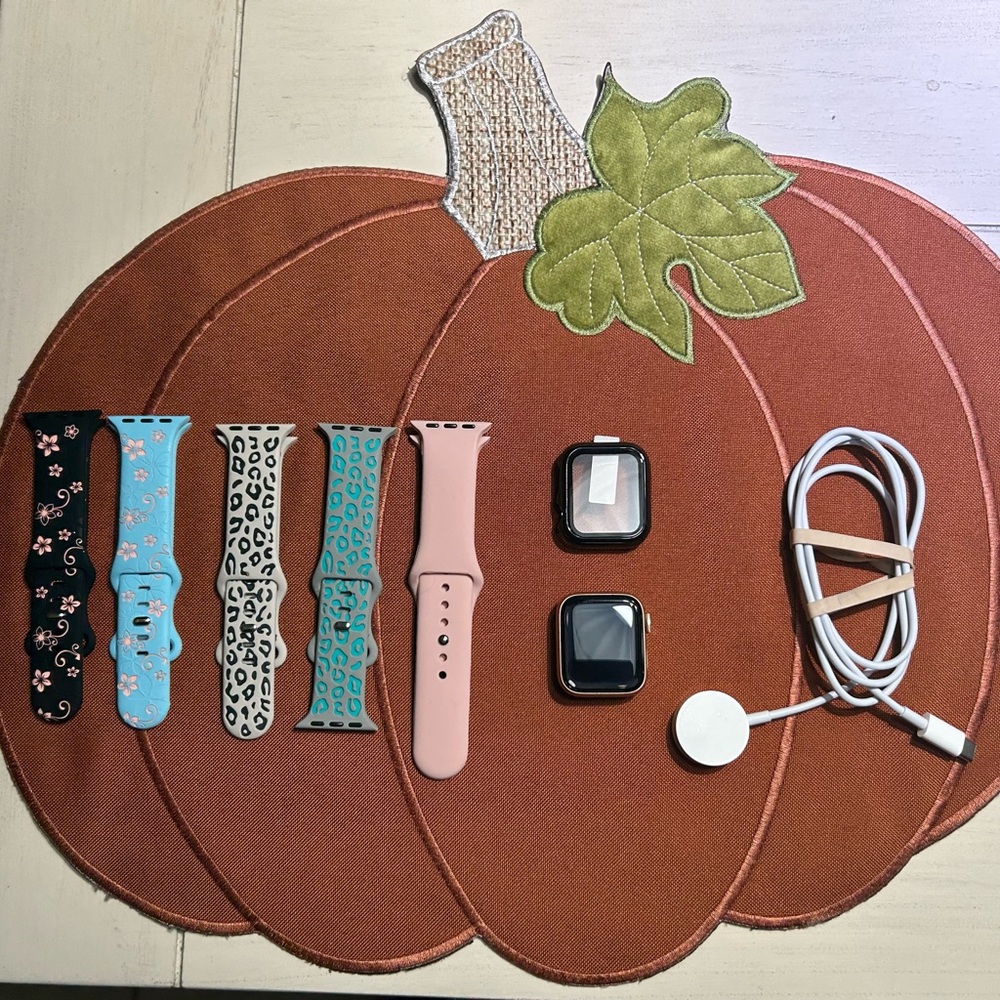 Refurbished Apple SE Smartwatch with GPS, 40mm, Multi-Color Bands